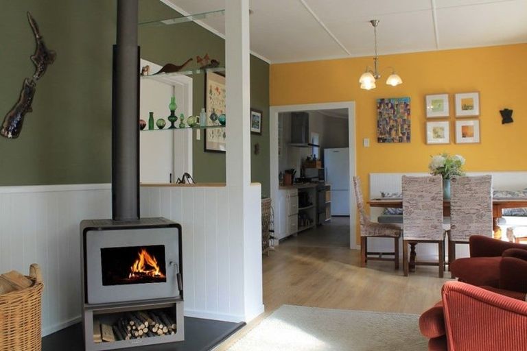 Photo of property in 10a Hill Street, Lawrence, 9532