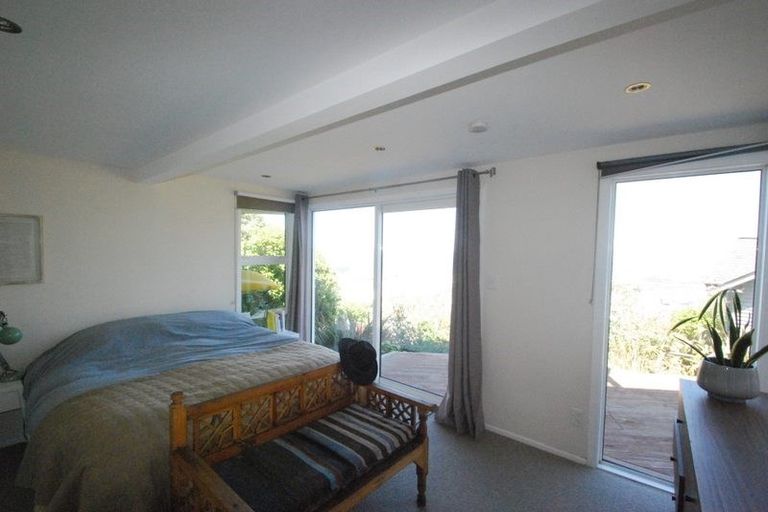 Photo of property in 36 Rakeiora Grove, Korokoro, Lower Hutt, 5012