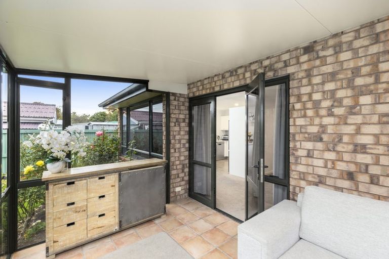 Photo of property in 2/17 Cunningham Place, Halswell, Christchurch, 8025