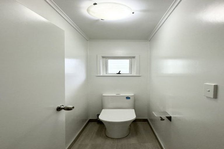 Photo of property in 1/97 Archers Road, Hillcrest, Auckland, 0629