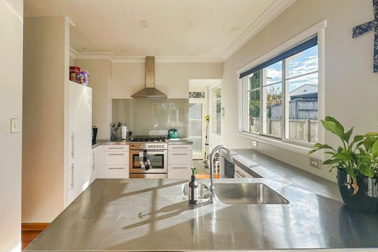 Photo of property in 6 Ridout Street, Maeroa, Hamilton, 3200