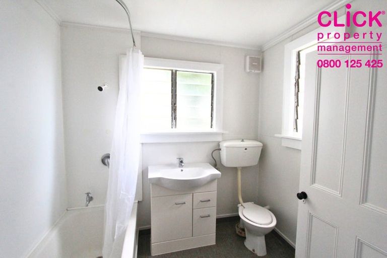 Photo of property in 2 Royal Terrace, Dunedin Central, Dunedin, 9016
