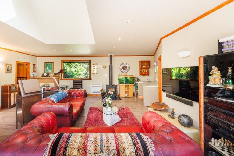 Photo of property in 355 Turitea Road, Turitea, Palmerston North, 4472