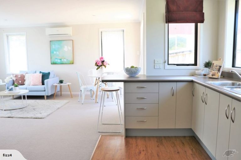 Photo of property in 2 Hay Street, Ebdentown, Upper Hutt, 5018