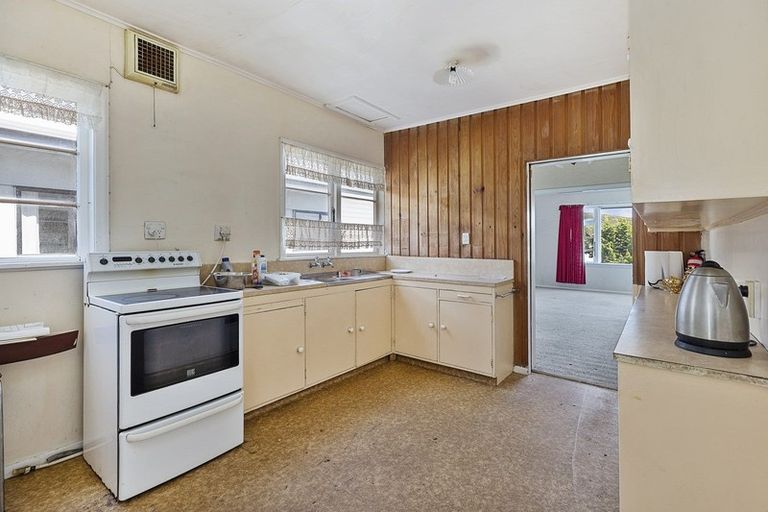 Photo of property in 88a Mana Esplanade, Paremata, Porirua, 5026