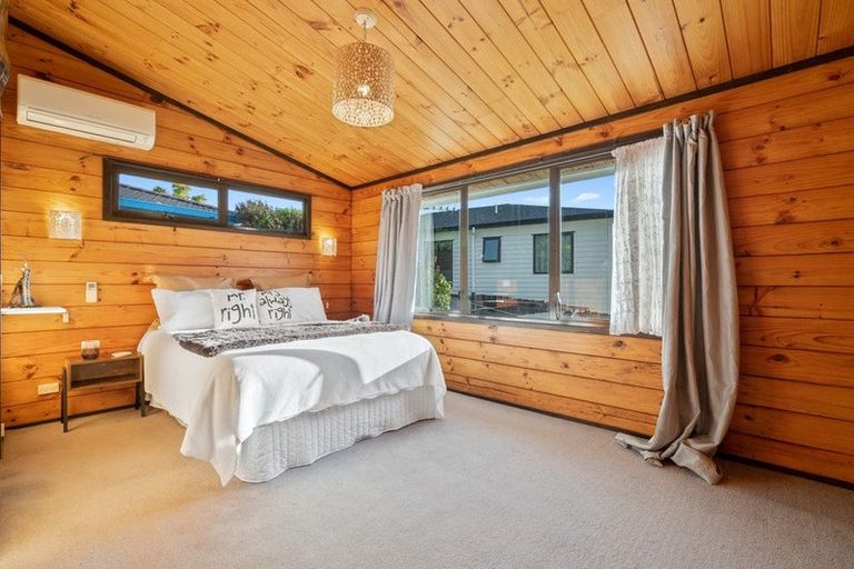 Photo of property in 25 Derrimore Heights, Clover Park, Auckland, 2019