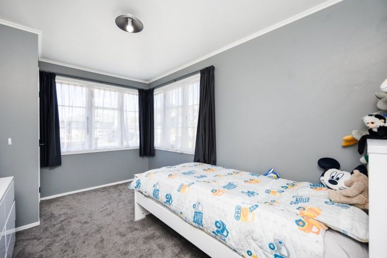 Photo of property in 42 Clyde Crescent, Roslyn, Palmerston North, 4414