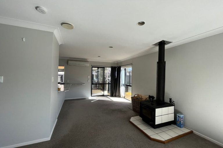 Photo of property in 2/16 Nogat Avenue, Papatoetoe, Auckland, 2024