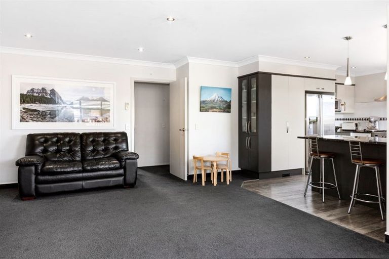 Photo of property in 31 Paparoa Crescent, Aotea, Porirua, 5024