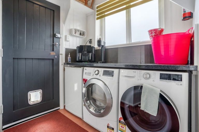 Photo of property in 25 Queen Street, Winton, 9720