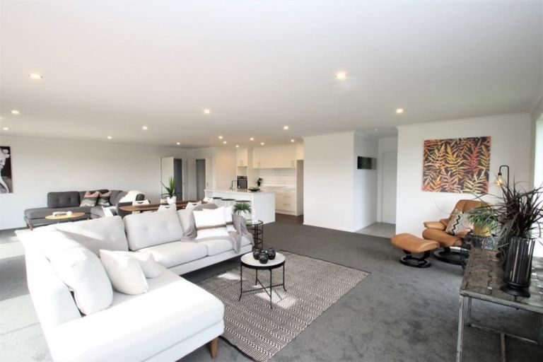 Photo of property in 6 Silverview Place, Mosgiel, 9024