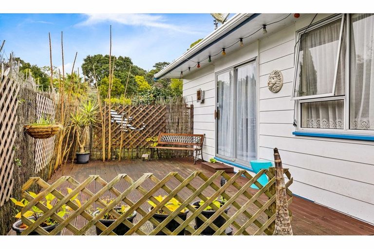 Photo of property in 23 Contessa Drive, Glenfield, Auckland, 0629