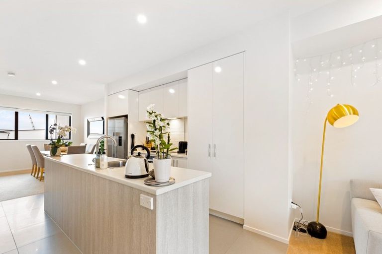 Photo of property in 59 Rangihina Road, Hobsonville, Auckland, 0616