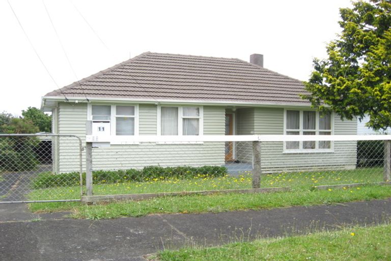 Photo of property in 11 Farnborough Crescent, Mangere, Auckland, 2022