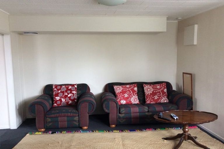 Photo of property in 194 Don Buck Road, Massey, Auckland, 0614