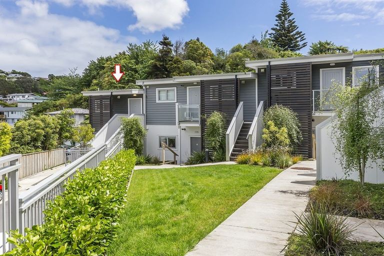 Photo of property in 7/14 Atkinson Street, Newlands, Wellington, 6037