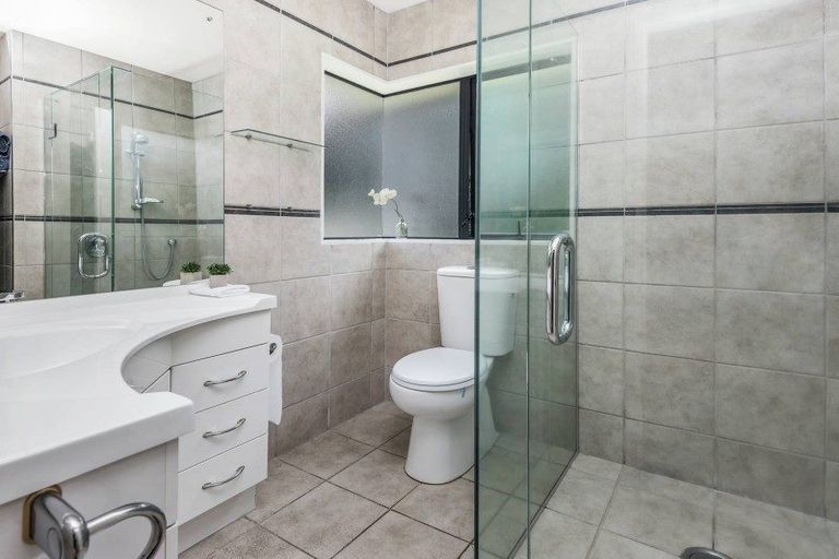 Photo of property in 7 Ramoana Mews, Shelly Park, Auckland, 2014