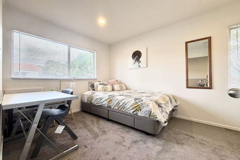 Photo of property in 1 Butia Avenue, Henderson, Auckland, 0612