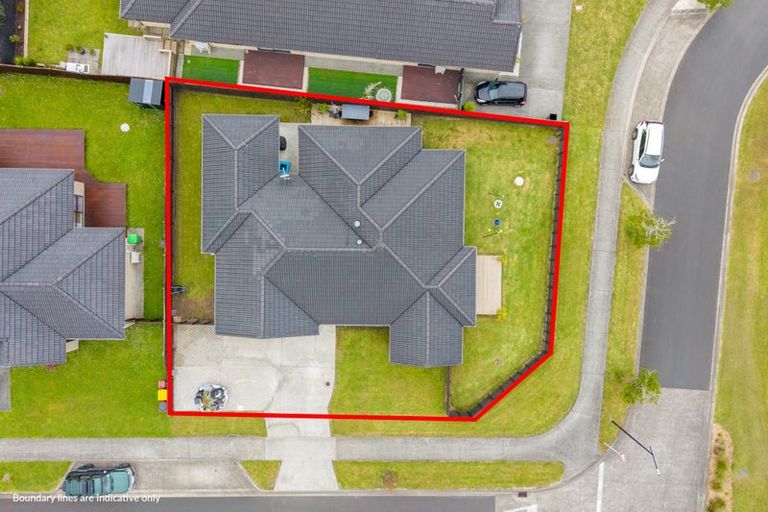 Photo of property in 5 Kahika Grove, Huapai, Kumeu, 0810
