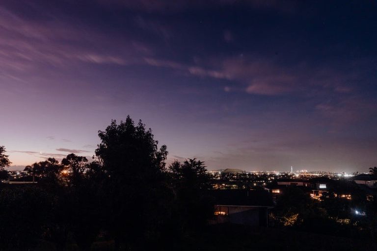 Photo of property in 105 Bradbury Road, Botany Downs, Auckland, 2010