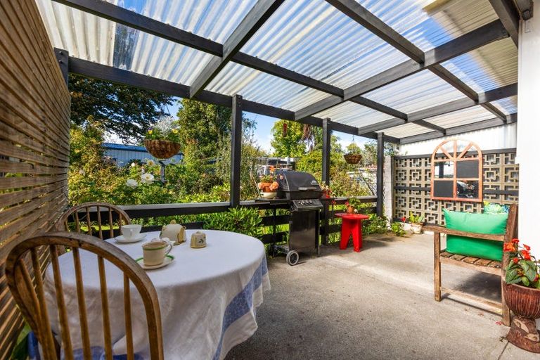 Photo of property in 17 Hinau Street, Inglewood, 4330