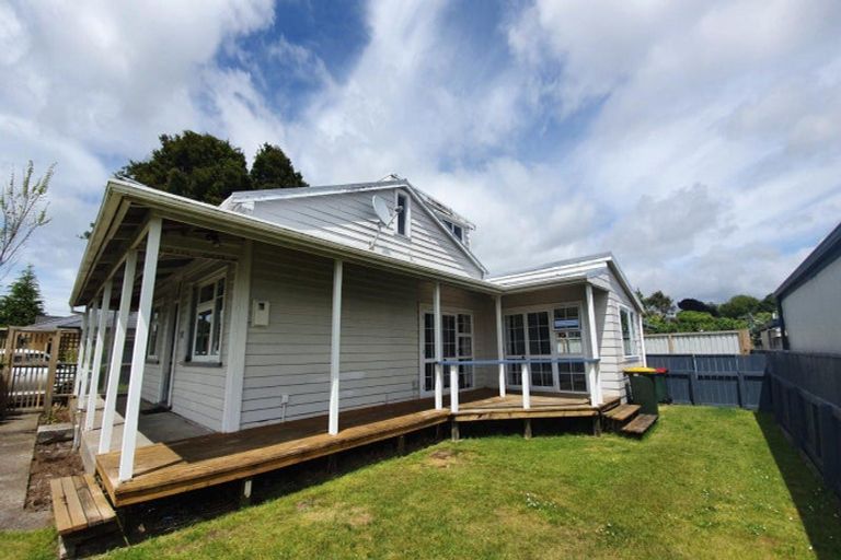 Photo of property in 22 Brown Street, Inglewood, 4330