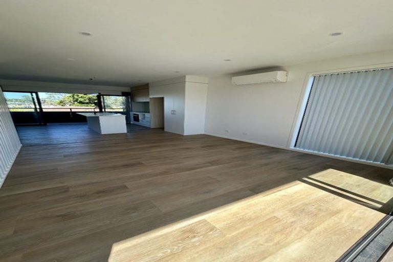 Photo of property in 15 Tiraumea Drive, Pakuranga, Auckland, 2010