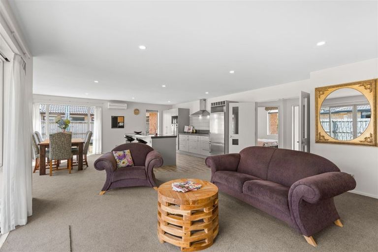 Photo of property in 22 Vasari Grange, Rolleston, 7614