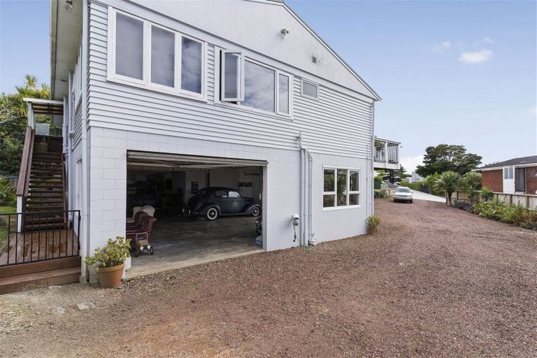 Photo of property in 76 Marine Parade, Mellons Bay, Auckland, 2014