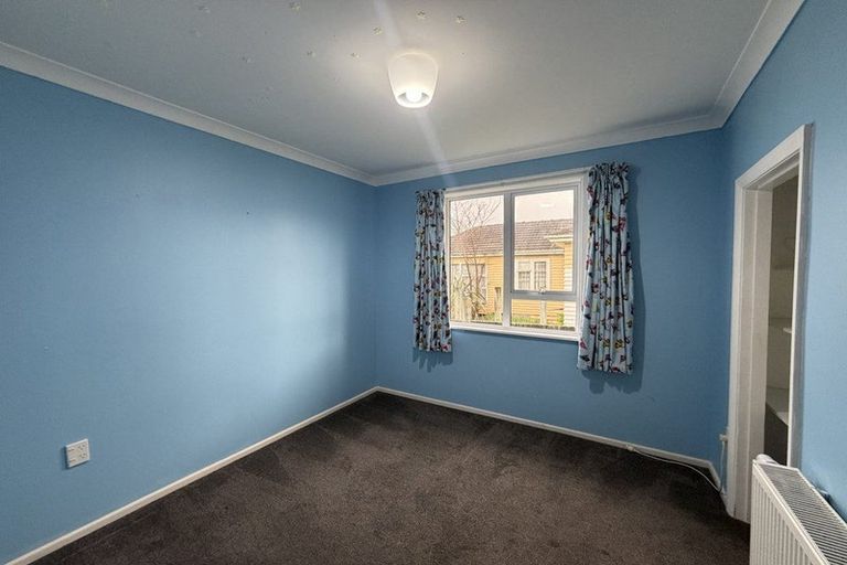 Photo of property in 64 Wellington Road, Wainuiomata, Lower Hutt, 5014