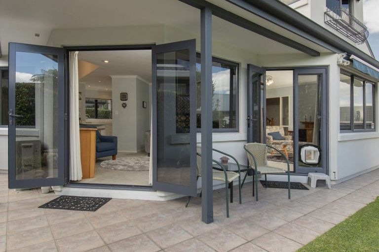 Photo of property in 480c Devonport Road, Tauranga South, Tauranga, 3112