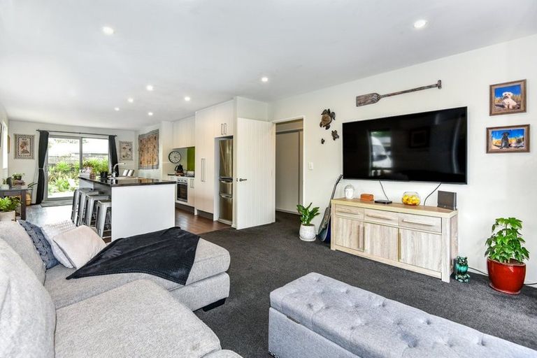 Photo of property in 175 Keyes Road, New Brighton, Christchurch, 8083