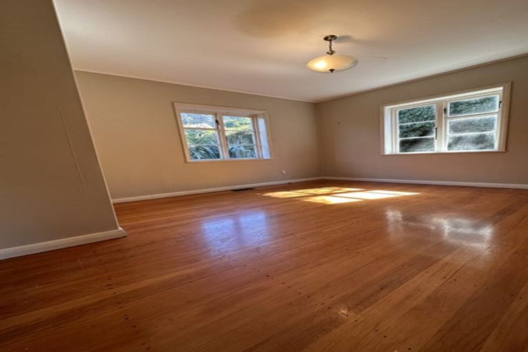 Photo of property in 9 Sunshine Avenue, Karori, Wellington, 6012