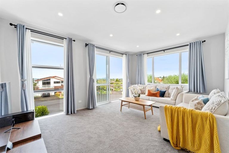 Photo of property in 7 Marlin Street, West Harbour, Auckland, 0618