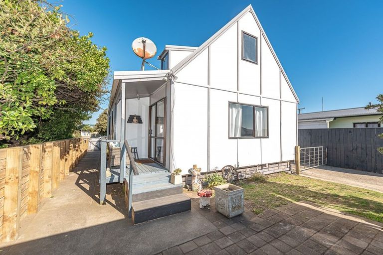 Photo of property in 23a Manuka Street, Castlecliff, Wanganui, 4501