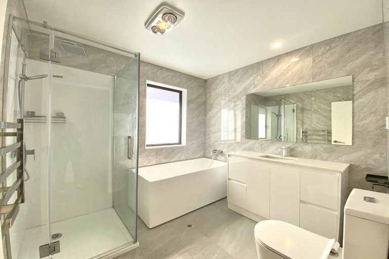 Photo of property in 39c Cutler Street, New Lynn, Auckland, 0600