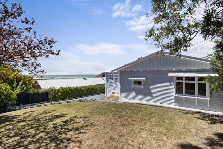 Photo of property in 61 Moncks Spur Road, Redcliffs, Christchurch, 8081