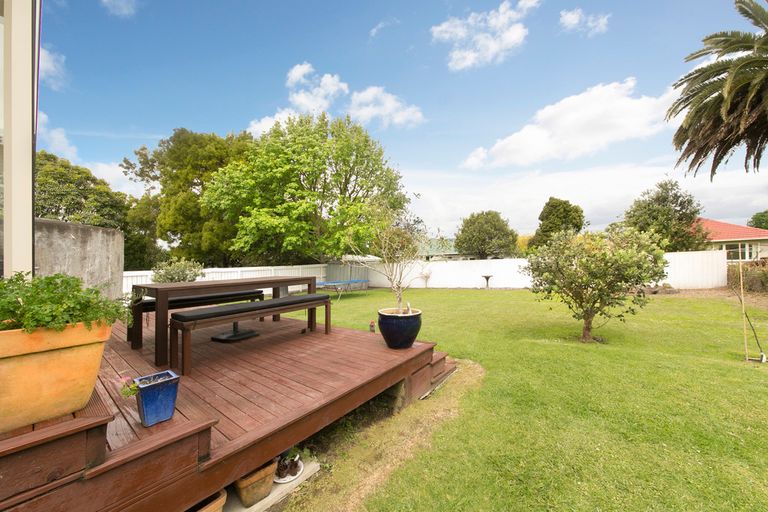 Photo of property in 18 Great North Road, Riverhead, 0820