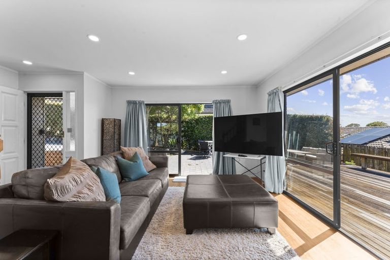 Photo of property in 74b Bradbury Road, Botany Downs, Auckland, 2010