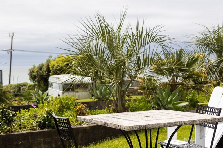 Photo of property in 4 Shearer Drive, Oakura, 4314