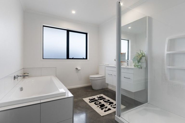 Photo of property in 13 Rua Place, Bell Block, New Plymouth, 4312