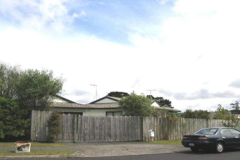 Photo of property in 1 Mallard Place, Unsworth Heights, Auckland, 0632
