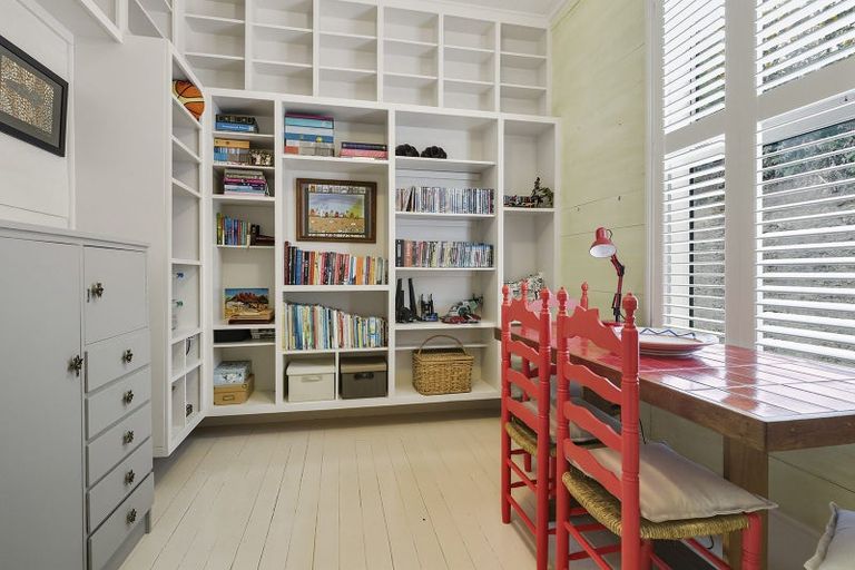 Photo of property in 34 Eglinton Road, The Glen, Dunedin, 9011