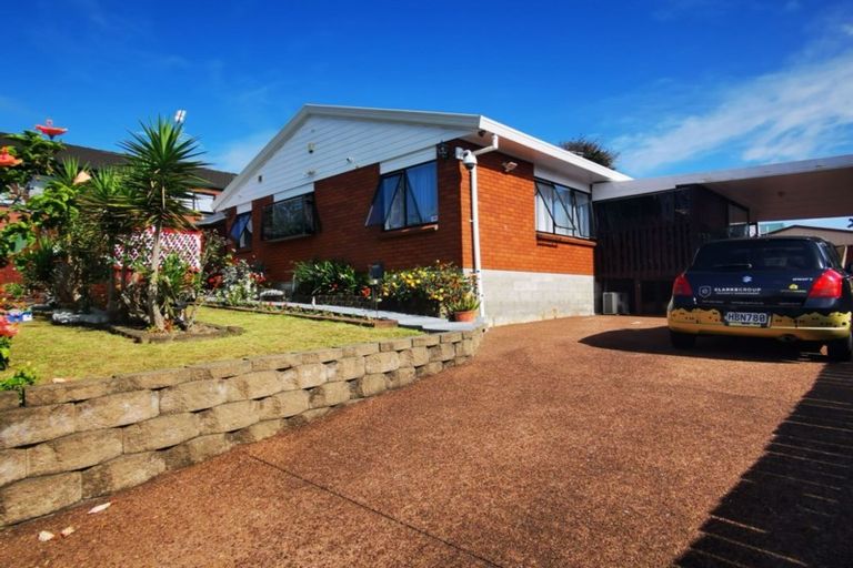 Photo of property in 45 Aldern Road, Massey, Auckland, 0614