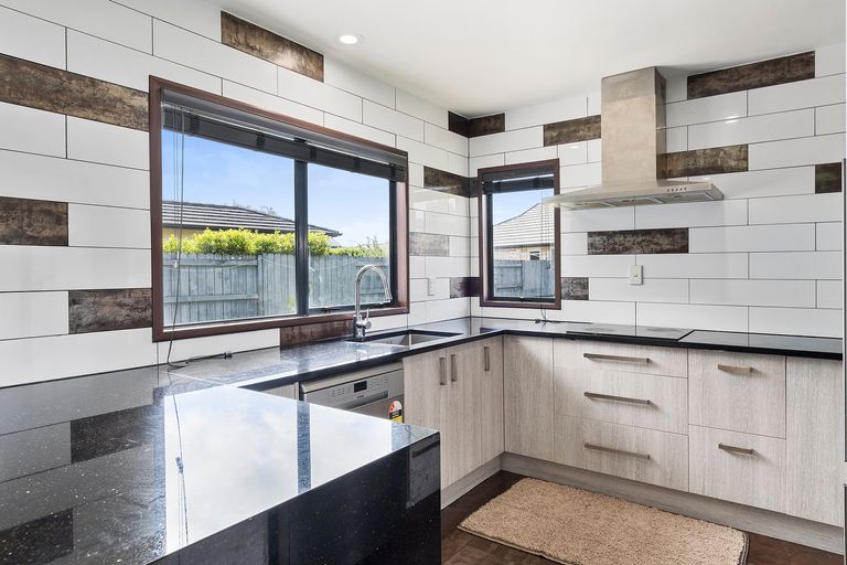 Photo of property in 64 Solomon Street, Brookfield, Tauranga, 3110