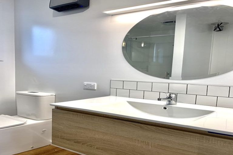 Photo of property in 53 Oxley Avenue, St Albans, Christchurch, 8014