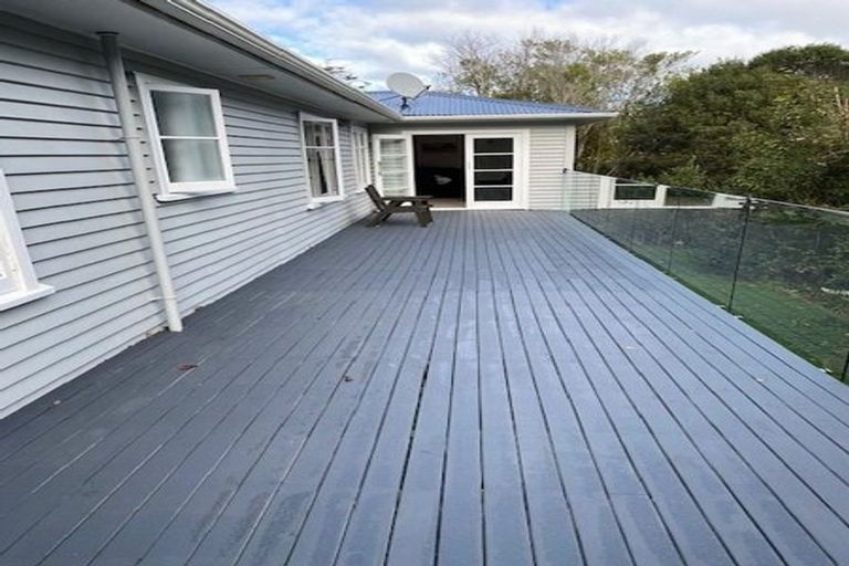 Photo of property in 27 Olivia Crescent, Tawa, Wellington, 5028