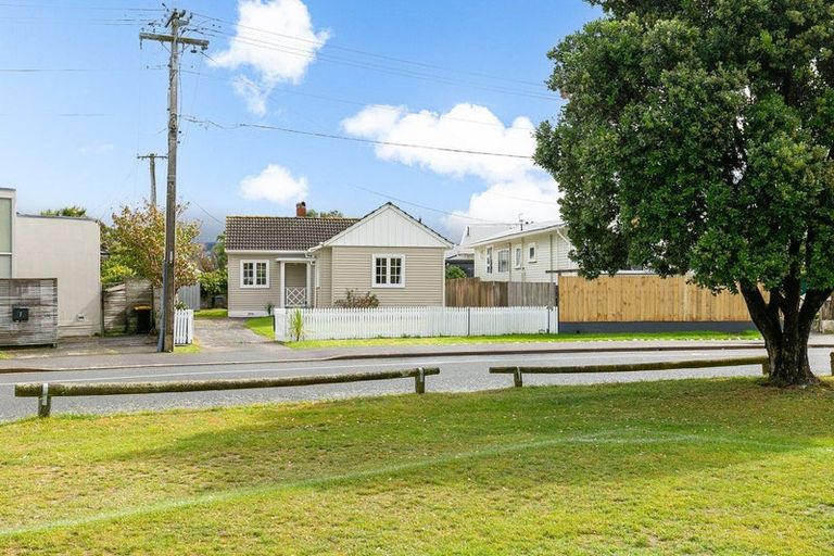 Photo of property in 8 Crawford Green, Miramar, Wellington, 6022