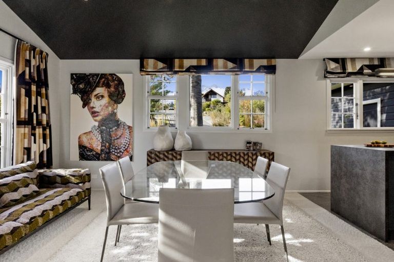 Photo of property in 11 Cedar Drive, Kelvin Heights, Queenstown, 9300