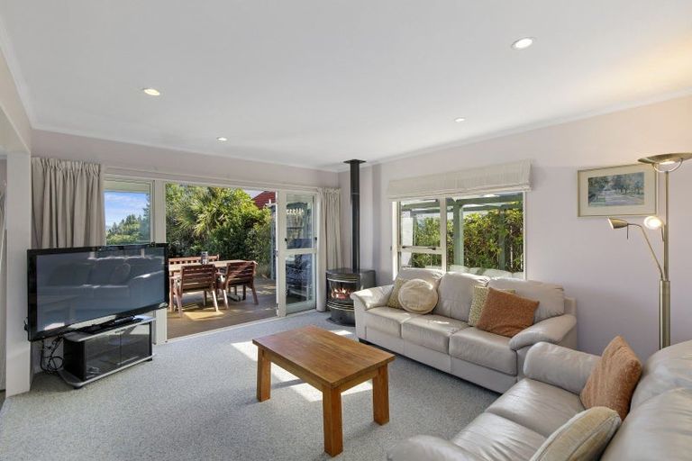 Photo of property in 3 Lemonwood Grove, Maungaraki, Lower Hutt, 5010